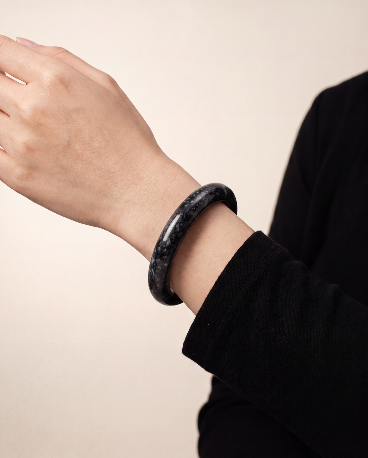 Wuji He Yuan Bangle